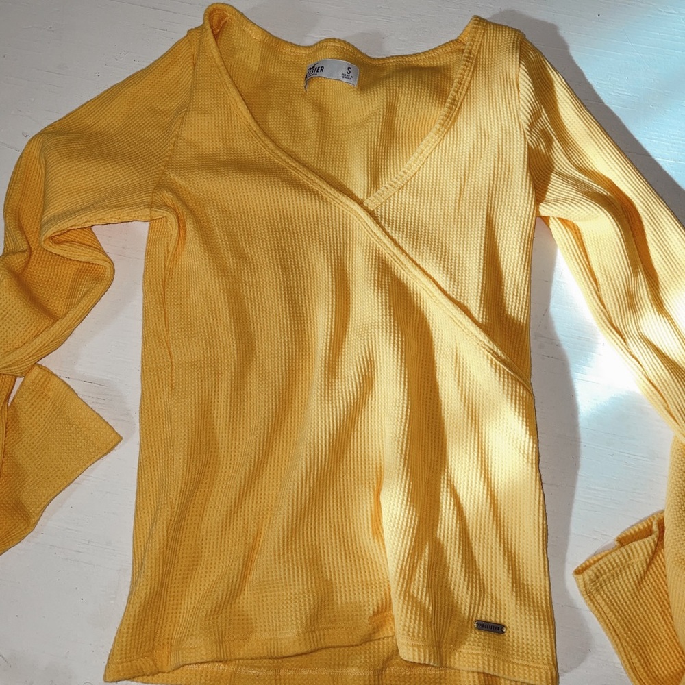 Hollister NWOT never worn (waffle long sleeve)